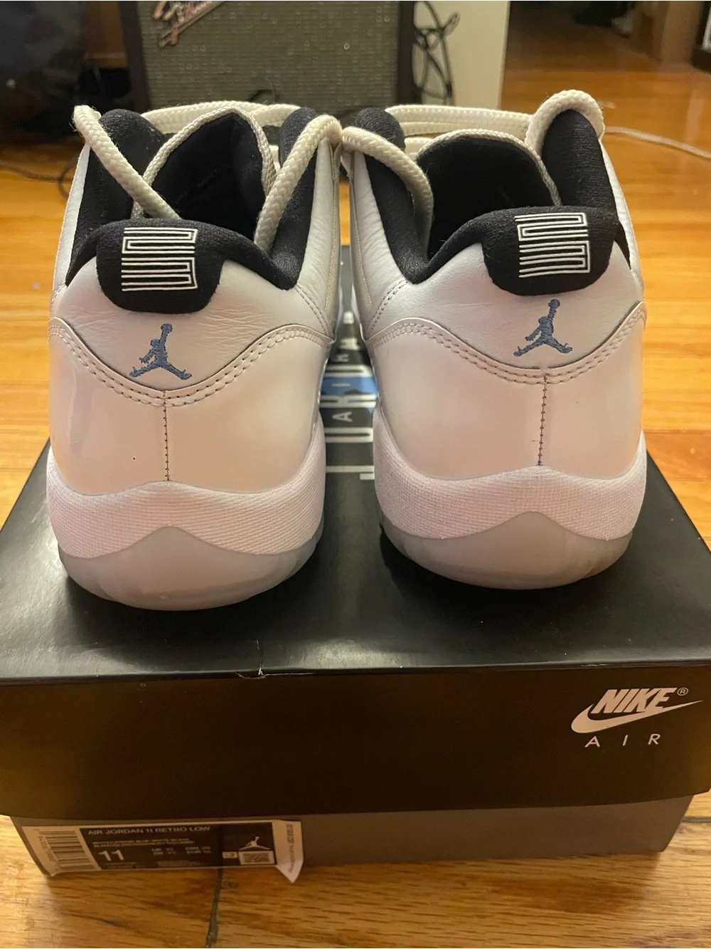 2021 Jordan 11 Retro Low Legend Blue Size 11 Excellent Condition OG Box